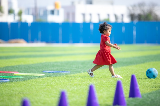 10余国马拉松爱好者黄河口开跑 男女选手均破赛会纪录.